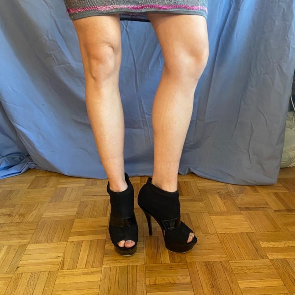 Pumps - Picture 2 of 4
